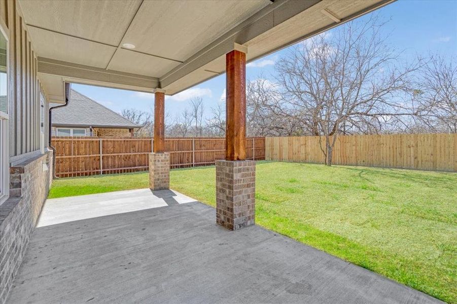 Exterior details and patio area of a home in , Sherman (Image 17).