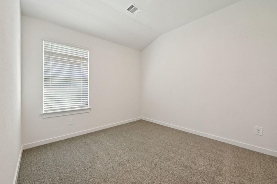 Spacious, unfurnished interior of a new home in , Conroe (Image 19).