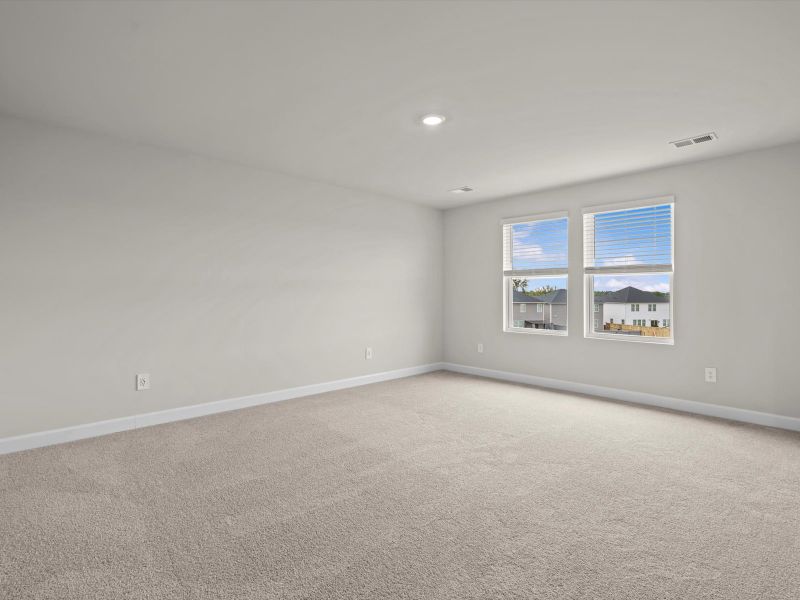 Spacious, unfurnished interior of a new home in Chatham Forest, Duncan (Image 13).