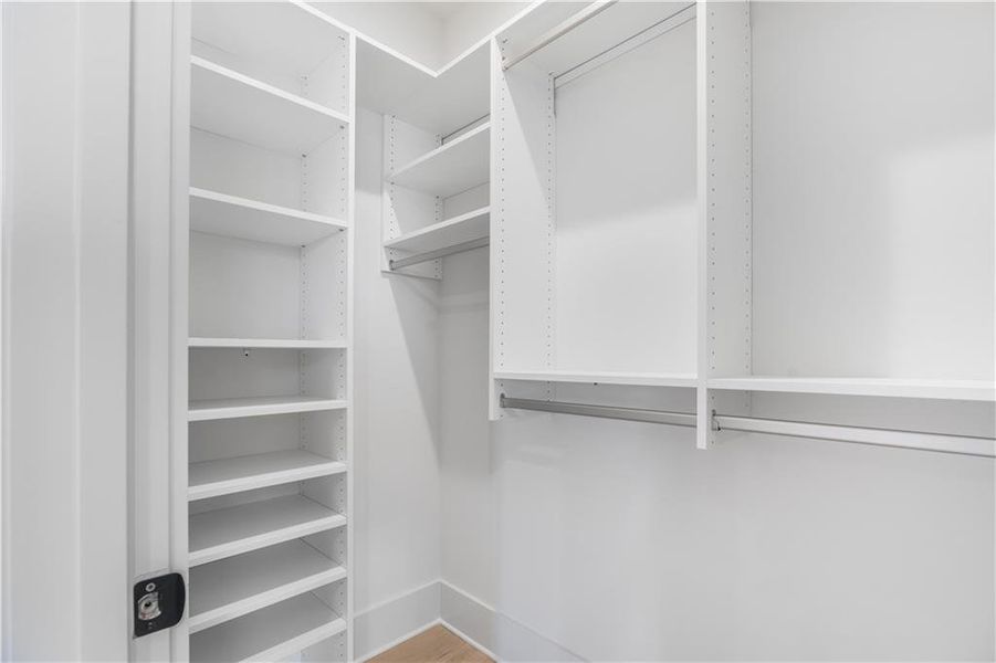 Spacious, unfurnished interior of a new home in , Alpharetta (Image 30). Spacious, unfurnished interior of a new home in , Alpharetta (Image 30).