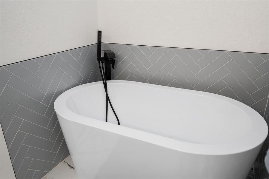 soaking tub soaking tub