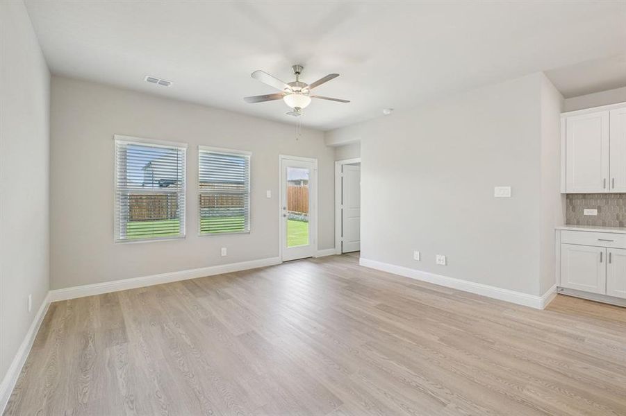 Photo is not of the actual home, but is an inspirational photo of builder’s model home and may depict options, furnishings, and/or decorator features that are not included. Photo is not of the actual home, but is an inspirational photo of builder’s model home and may depict options, furnishings, and/or decorator features that are not included.