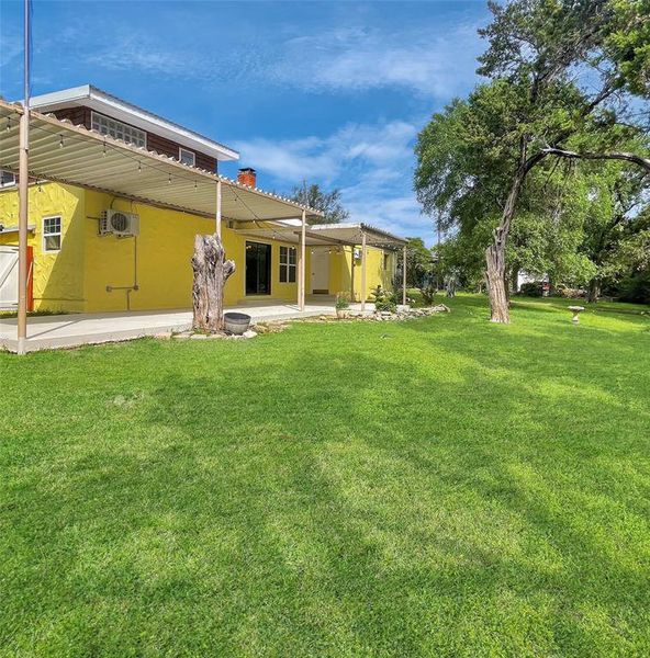 Exterior details and patio area of a home in , Whitney (Image 25).