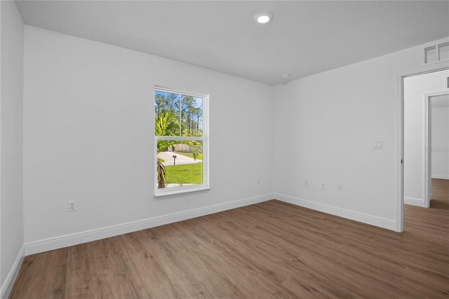 Spacious, unfurnished interior of a new home in , North Port (Image 6).