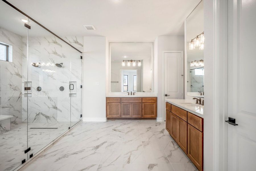 Furnished interior view inside a new home in Jordan Ranch 70' Lots, Fulshear (Image 7). Furnished interior view inside a new home in Jordan Ranch 70' Lots, Fulshear (Image 7).