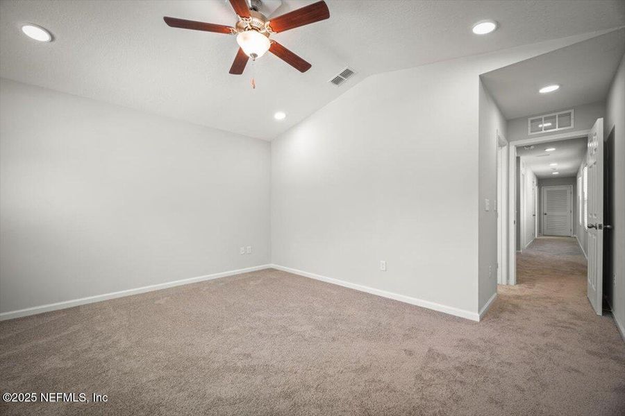 Spacious, unfurnished interior of a new home in , Jacksonville (Image 28).