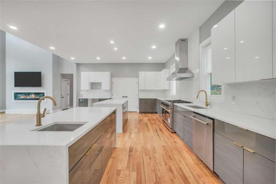 Furnished interior view inside a new home in , Atlanta (Image 36).