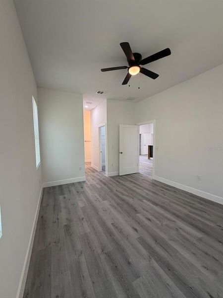 Spacious, unfurnished interior of a new home in , Rotonda West (Image 14).