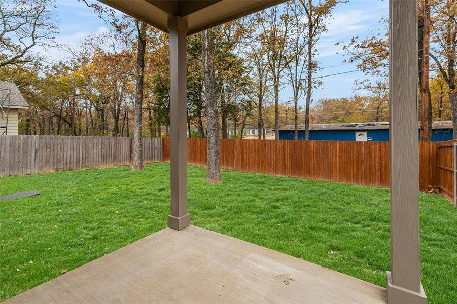 Exterior details and patio area of a home in , Mabank (Image 4).