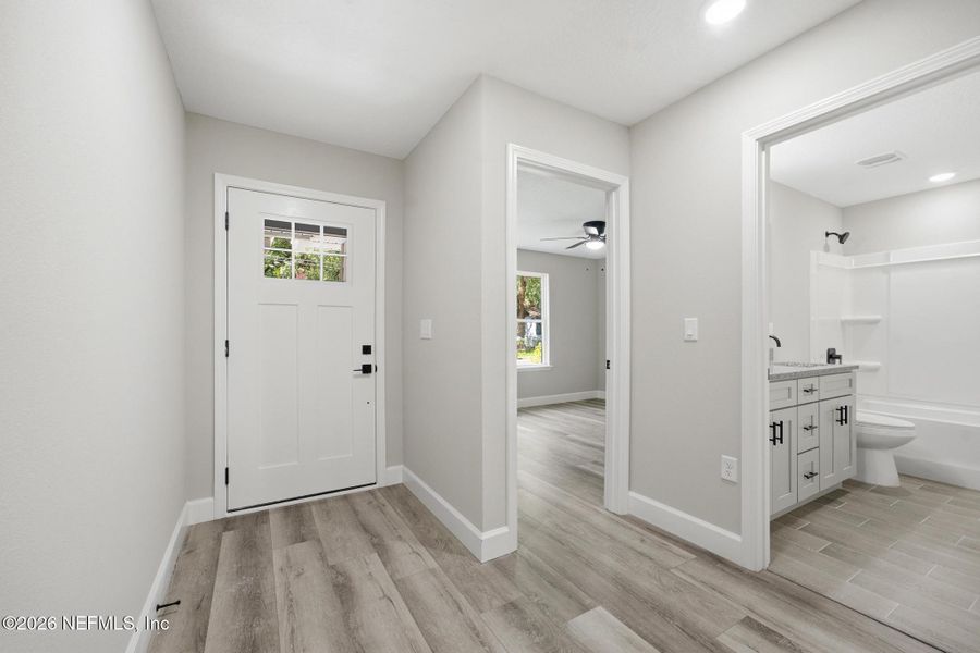 Spacious, unfurnished interior of a new home in , Jacksonville (Image 21).