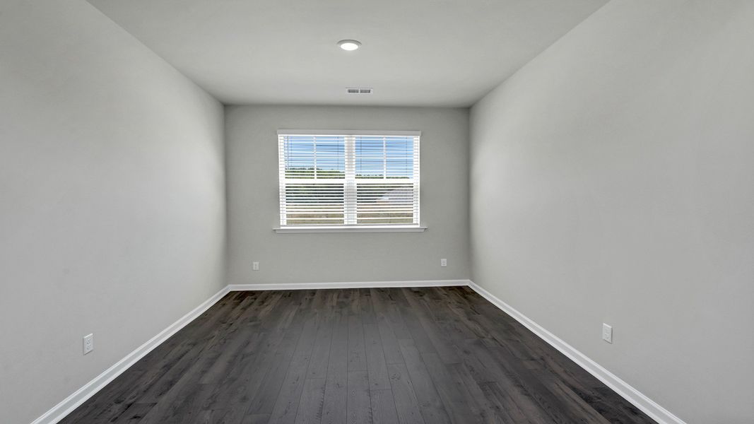 Spacious, unfurnished interior of a new home in Sease's Pond, Gilbert (Image 19).
