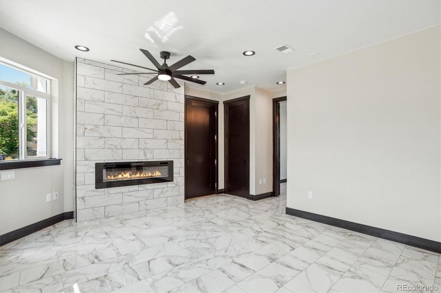 Spacious, unfurnished interior of a new home in , Denver (Image 13).