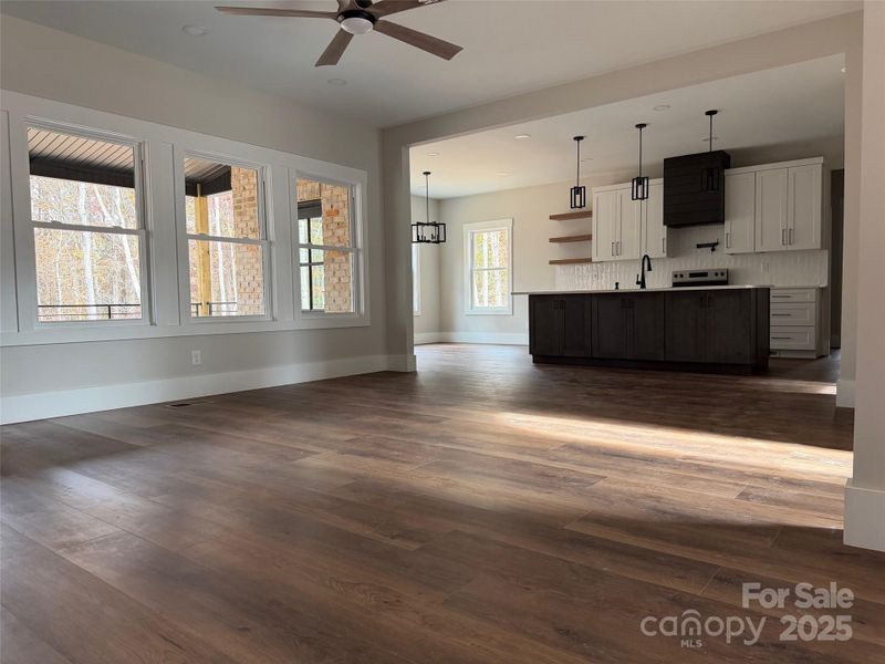 Spacious, unfurnished interior of a new home in , Lincolnton (Image 9).