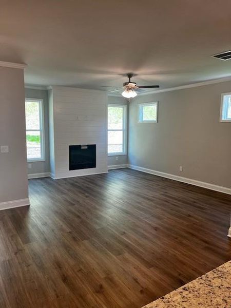 Spacious, unfurnished interior of a new home in Riversong, Duluth (Image 14).