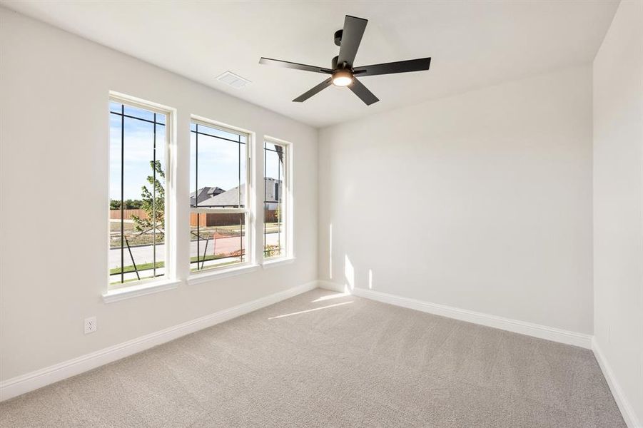 Spacious, unfurnished interior of a new home in The Retreat at North Grove 60, Waxahachie (Image 26).