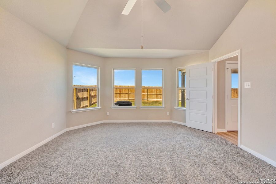 Spacious, unfurnished interior of a new home in Park Place, New Braunfels (Image 17).