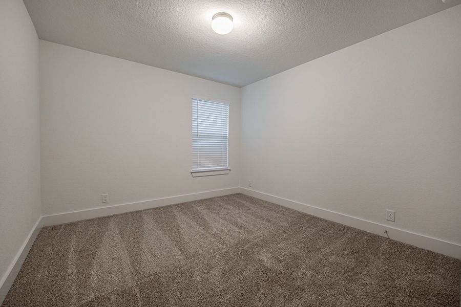 Spacious, unfurnished interior of a new home in Stillwater Ranch, San Antonio (Image 32).