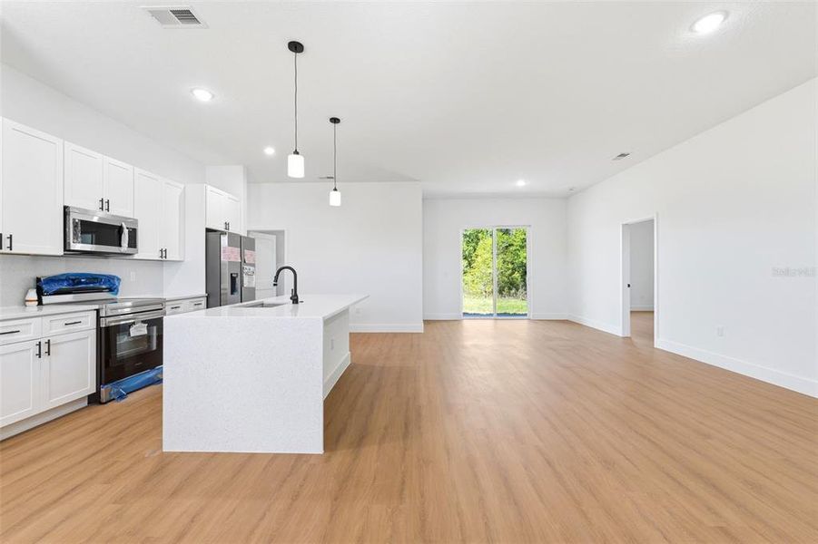 Spacious, unfurnished interior of a new home in , Ocala (Image 32).