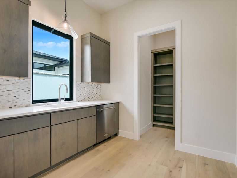 Furnished interior view inside a new home in , Horseshoe Bay (Image 9).