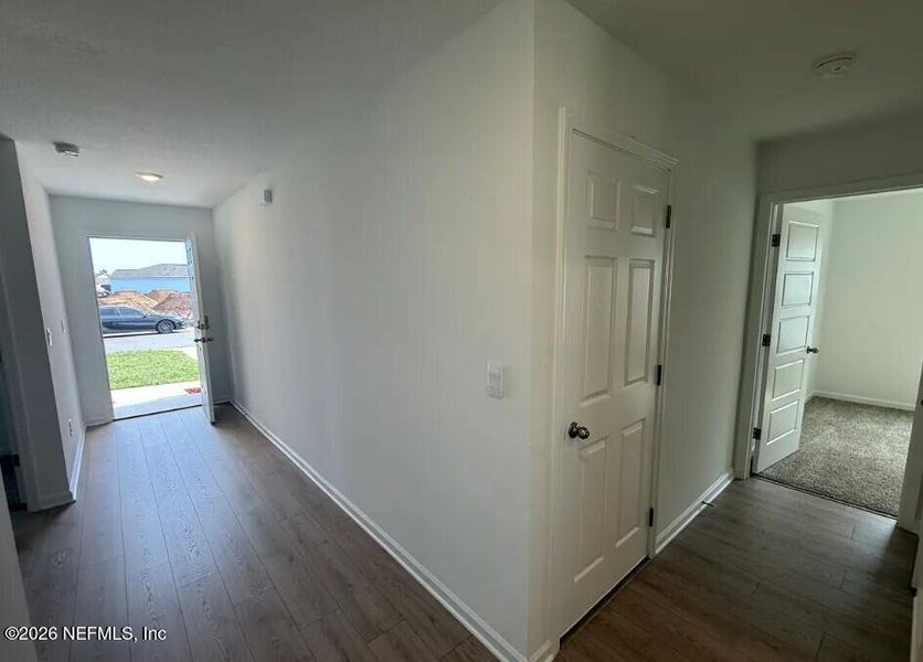 Spacious, unfurnished interior of a new home in Sawmill Branch, Palm Coast (Image 19).