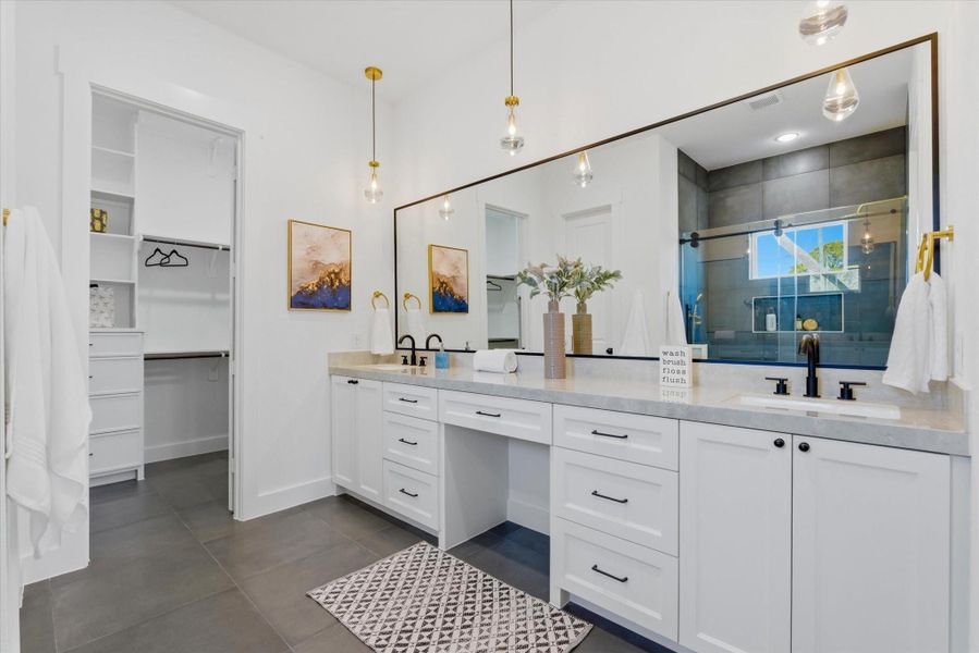 Look at all this counter space and storage! Plenty of room to spread out so no one’s fighting for elbow space during those busy mornings.