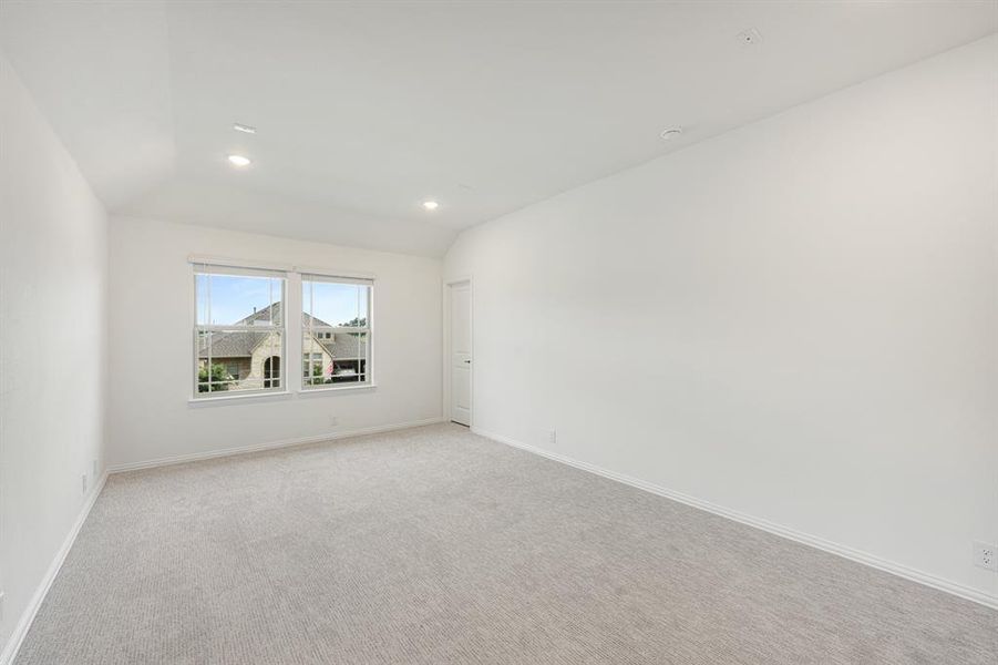 Spacious, unfurnished interior of a new home in East Oak Creek, Commerce (Image 28). Spacious, unfurnished interior of a new home in East Oak Creek, Commerce (Image 28).