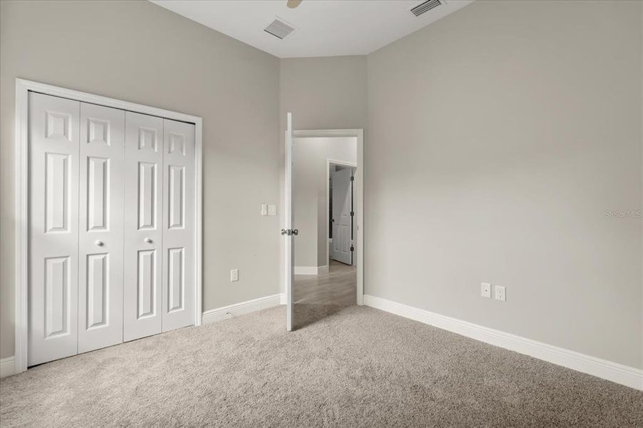 Spacious, unfurnished interior of a new home in , Lake Alfred (Image 12).