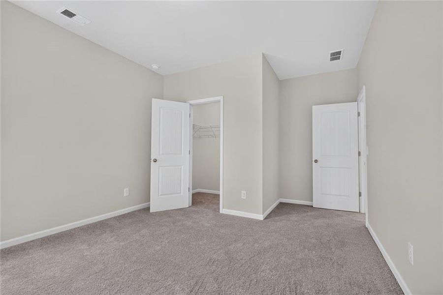 Spacious, unfurnished interior of a new home in Sycamore Crest, Calhoun (Image 29).