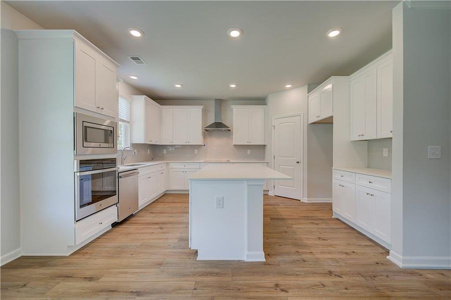 Furnished interior view inside a new home in Bowers Farm, McDonough (Image 4).