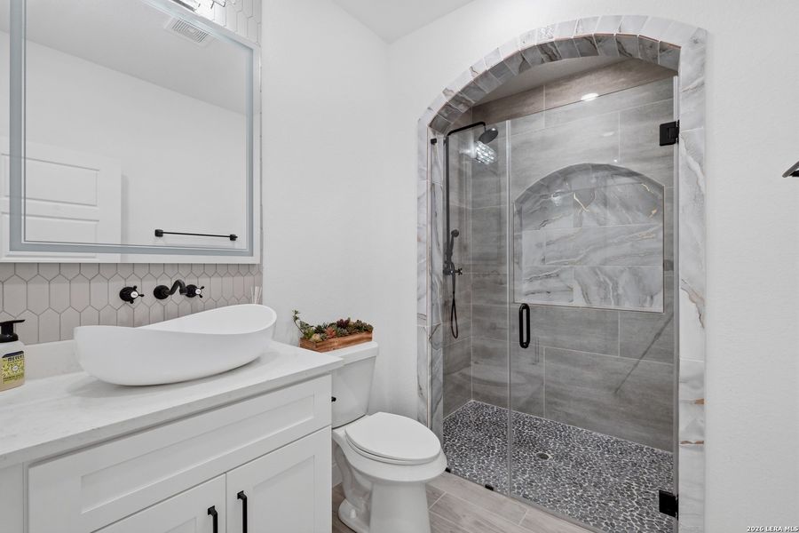 Furnished interior view inside a new home in , Floresville (Image 10).