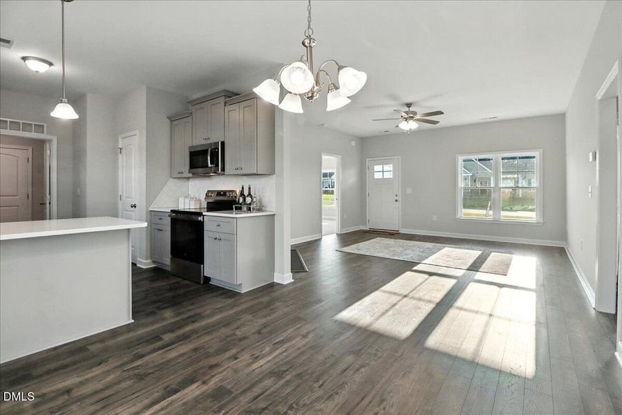 16-203 Dunbar Hill-16