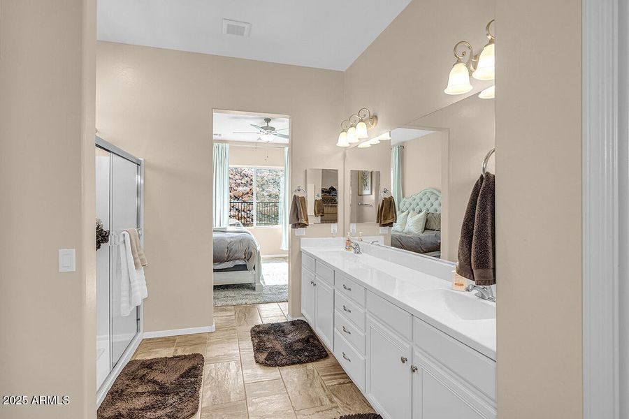 HK5A0588-1280 HK5A0588-1280