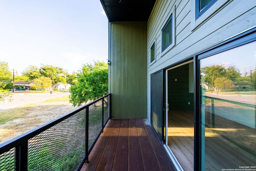 Exterior details and patio area of a home in , San Antonio (Image 15).