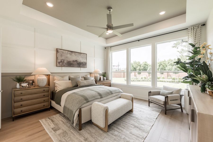 Representative furnished interior of a home built from the Fulbright by Tri Pointe Homes in Sienna 60’, Missouri City (Image 28).