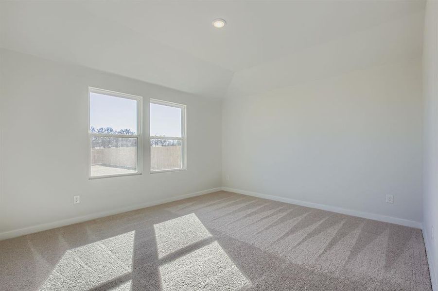 Spacious, unfurnished interior of a new home in Middlefield Village, Dallas (Image 28).