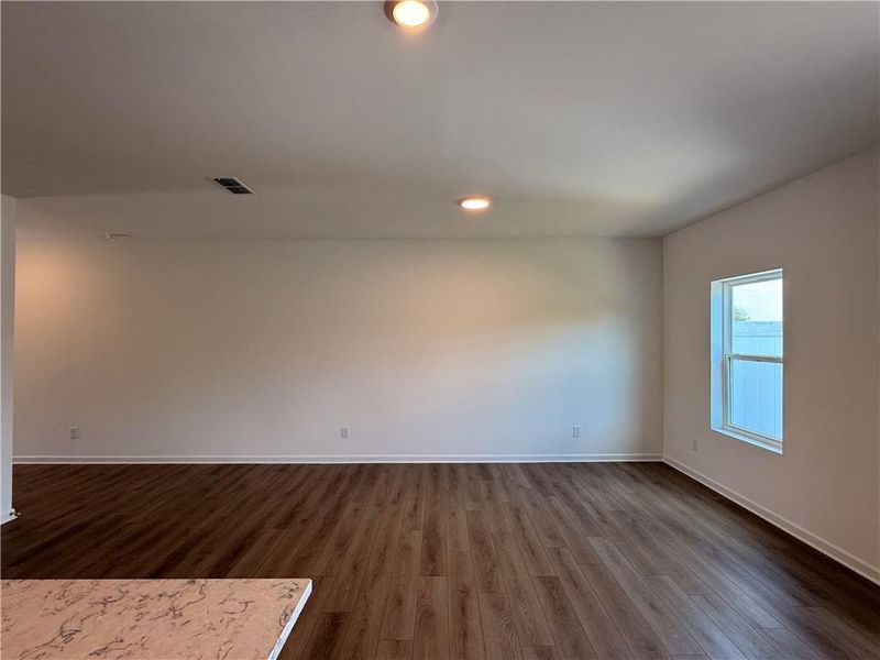 Spacious, unfurnished interior of a new home in Leydenview, Mableton (Image 36).