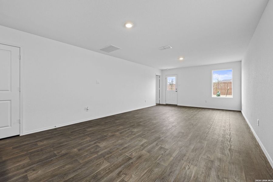 Spacious, unfurnished interior of a new home in Avenida, Converse (Image 18). Spacious, unfurnished interior of a new home in Avenida, Converse (Image 18).