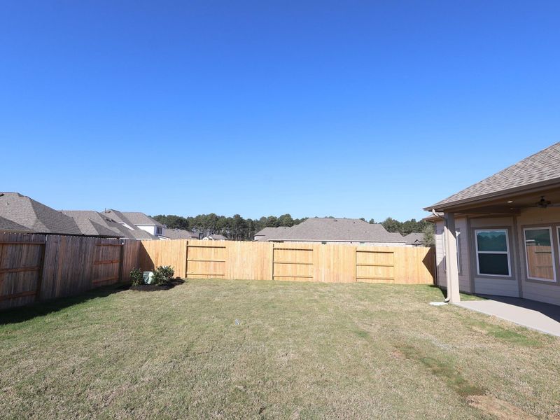 Exterior details and patio area of a home in Sorella, Tomball (Image 3).