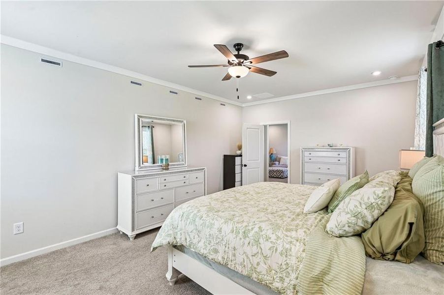 Furnished interior view inside a new home in Pine Mountain Park, Kennesaw (Image 17).