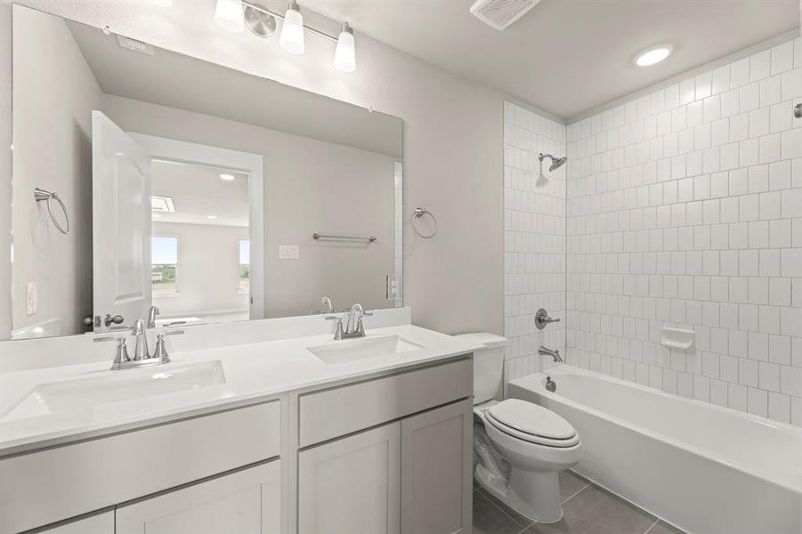 24. 1429 Clare - 2ND Bath 24. 1429 Clare - 2ND Bath