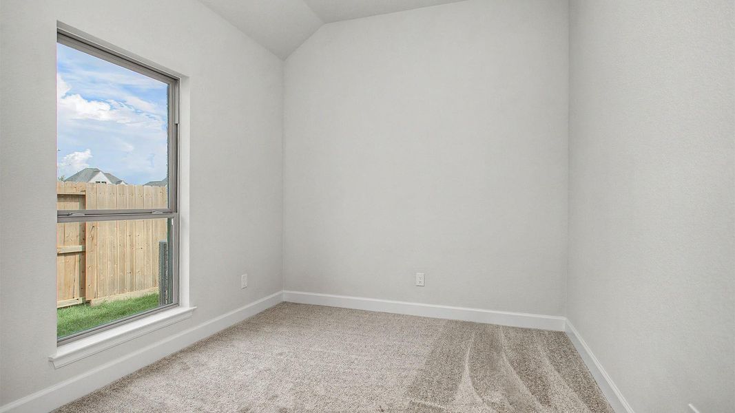 Spacious, unfurnished interior of a new home in Valencia, Manvel (Image 10).
