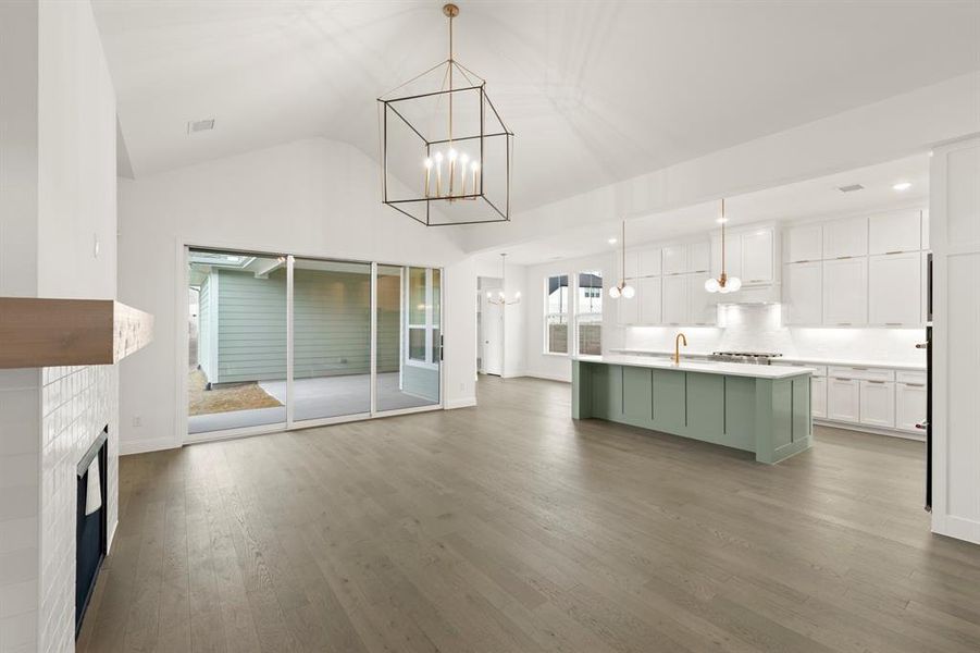 08. 3362 Andesite - Family