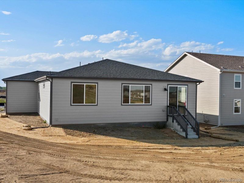 Image 19 of a home in Poudre Heights: The Lakes Collection.