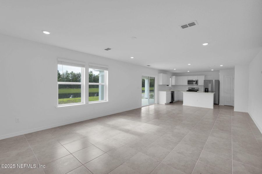 Spacious, unfurnished interior of a new home in Wells Landing, Jacksonville (Image 16).