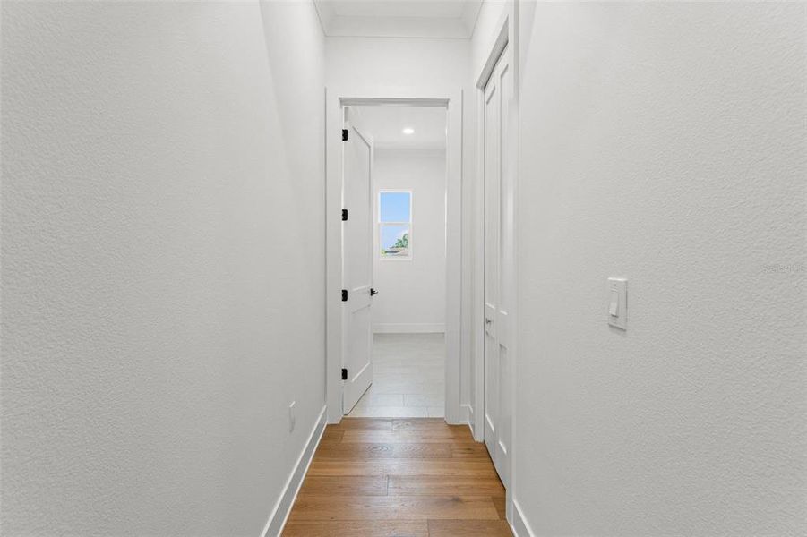 Spacious, unfurnished interior of a new home in , Tampa (Image 39).