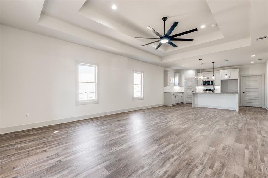 Spacious, unfurnished interior of a new home in , Dallas (Image 14).