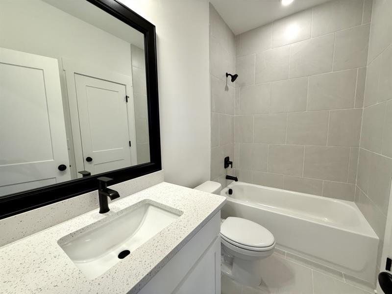 Furnished interior view inside a new home in Livingstone Park, Kennesaw (Image 11). Furnished interior view inside a new home in Livingstone Park, Kennesaw (Image 11).