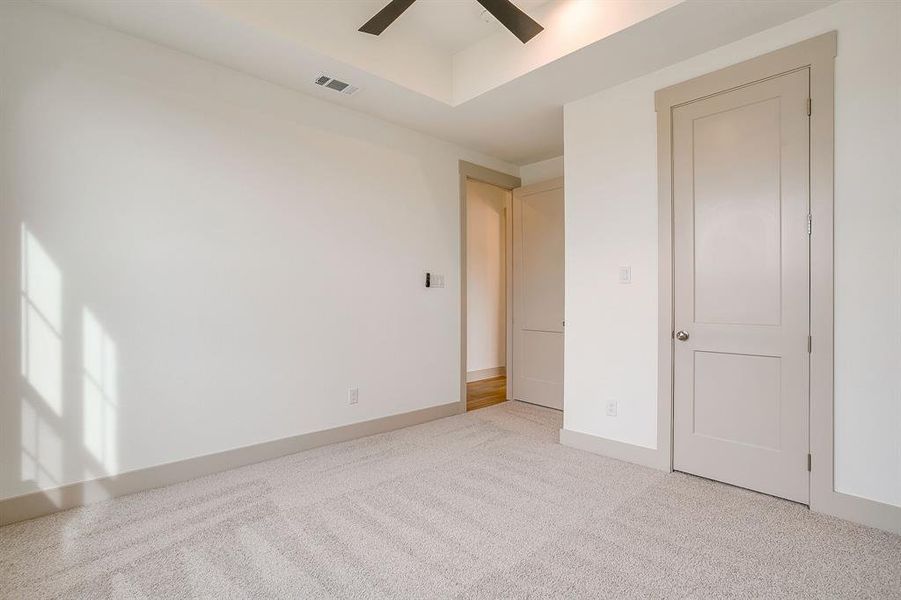 Spacious, unfurnished interior of a new home in Tuscan Estates, Waxahachie (Image 26).