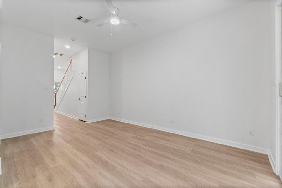 Spacious, unfurnished interior of a new home in , Conroe (Image 21).