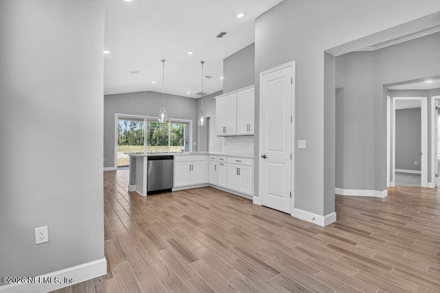 Spacious, unfurnished interior of a new home in Colbert Landings, Palm Coast (Image 23).